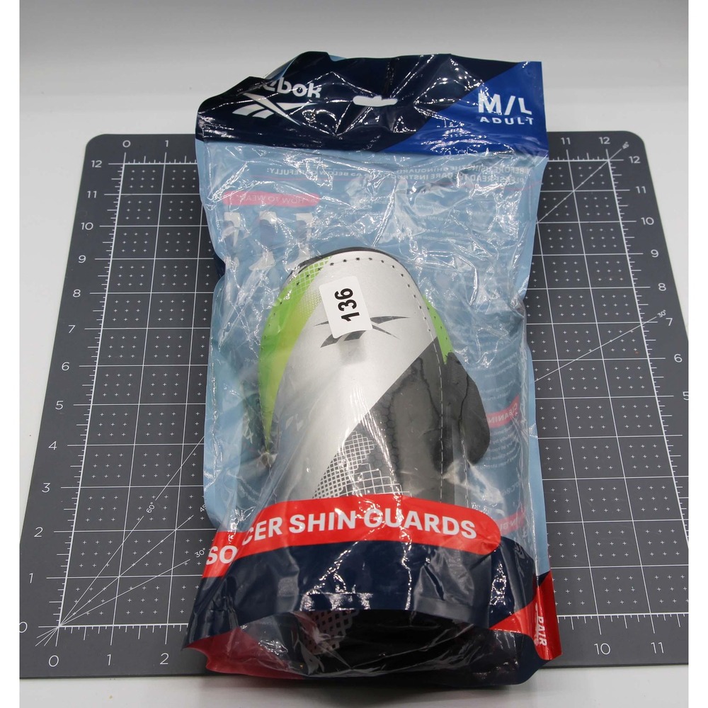 Reebok Soccer Shin Guards Adult Size M/L Silver Green Sealed Brand New